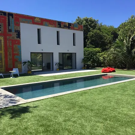 Pensionat Le Cube Design A Avec Piscine Et Cuisine