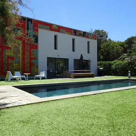 Le Cube Design A Avec Piscine Et Cuisine 4* 히에레