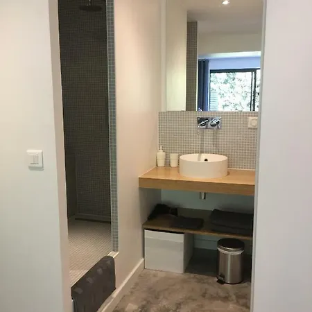 Le Cube Design A Avec Piscine Et Cuisine 게스트하우스 4*